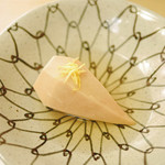 赤坂 詠月 - 京都の海老芋の含め煮、柚を添えて