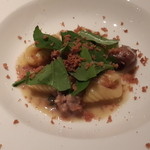 インカント - セモリナのニョッキ・サフラン風味にマグロのからすみ。マグロ一本買いしてるんですって！