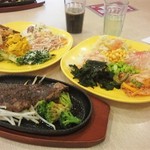 料理12「ステーキ＆サラダ」