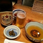 串天ぷら　段々屋 - 瓶ビール　６８０円＋税　漬物と天つゆ