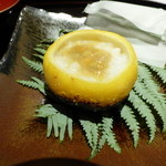 松葉を挟んだ和紙のしたには柚子釜　