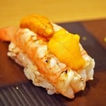 鮨 大照 - ボタン海老の炙り 雲丹乗せ（2015年11月：2回目訪問）