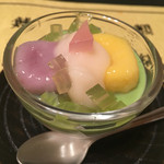 味道楽 - 2015 女将特製デザート　抹茶とミルクの2層ムースに紫芋と南瓜の白玉、白餡がトッピング