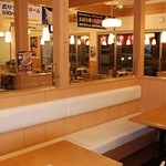 ラーメン 大志軒 - 広々とした店内