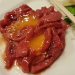 焼肉亭 大島 - 和牛ユッケ(食べ掛け)