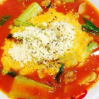 太陽のトマト麺_2