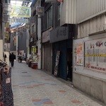 甘党ゆかり - 賑やかではないですが、わりと営業されてます♪