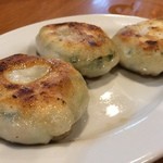 魏飯夷堂  - エビニラまんじゅう