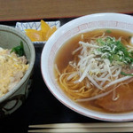 尾張屋 - 中華そばと親子丼