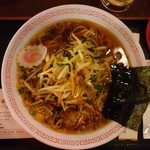 麺吉 - 2015年10月　ニラもやしそば　880円