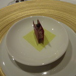 レストラン サンパウ - 雉のパテ、紫芋のチップ、紫マスタード