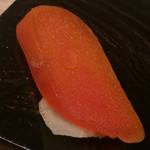 鮨 とかみ - カラスミ　下には焼きたての薄いお餅