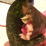 鮨 とかみ - 鮪突先の手巻き（背中のカマに近い部分）