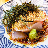 むとう - 鯛茶漬け！　鯛の刺身がお皿にもられてきます。