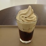 ホリーズカフェ - クリームコーヒー410円