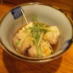 お通しは鶏団子♪
