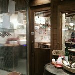 イタリアン酒場 Esto. - 店の入り口