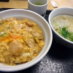 なか卯 - 【2015年10月】親子丼と小うどんのセット。