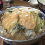 すき焼･鍋物 なべや - 牡蠣味噌鍋できてる♪♪できてる♪♪