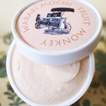 フルーツ モンキー - ジャージー牛乳で作ったきな粉
アイスの中に、わらび餅が入ってます。