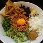 野菜が美味しい鶏豚ラーメン まる重 - 【幸せの黄色いしげそば（黄しげ）：780円】