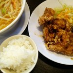 野菜が美味しい鶏豚ラーメン まる重 - 南蛮＋ご飯＋小ラーメン