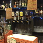 ガラクタ カフェアンドバー - ウィスキーの種類が多い