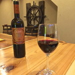 ガラクタ カフェアンドバー - ワインも¥500