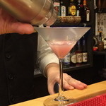 ガラクタ カフェアンドバー - オリジナルカクテル作成中