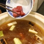 海の日  - 4時間炊いた出汁にさらに旨みを出すため鮪の切り込みを
      たっぷり入れて煮込みます