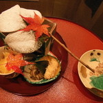 東條 - まるはげの肝和え，牡蠣の有馬煮，たらこ甘煮，青柳酢味噌
      