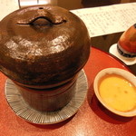 東條 - 阿波牛Ａ５すき焼きを味噌鍋で
      