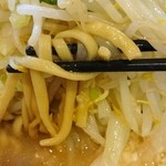 ラーメン二郎 - 麺アップ