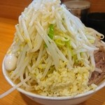 ラーメン二郎 - 小豚、野菜ましまし、にんにく、しょうが、うずらの卵