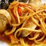 スパゲッティ　ペスカトーレ　アリオエオリオ・トマト・イカ・オマール・ムール・帆立・タコ・白身漁