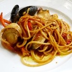 スパゲッティ　ペスカトーレ　アリオエオリオ・トマト・イカ・オマール・ムール・帆立・タコ・白身漁