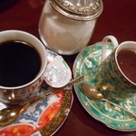 花 - セットのコーヒーと紅茶