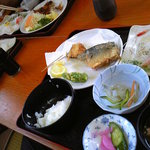 ごはんや - テーブル全景