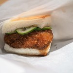 神保町 傳 - 牛メンチ風サンドイッチ