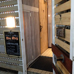 ワイン アンド フード キュウ - 入り口です