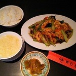 中国料理 福 - 豚肉と木耳の卵炒め定食　(杏仁豆腐付)※ライス&スープお替り自由(´艸｀o)(Lunch)