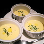 焼ハマグリル - お通しの冷製ポタージュ