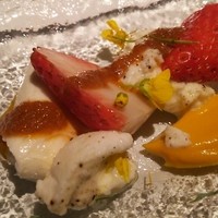 CONCA - 水牛のモッツァレラチーズに苺
