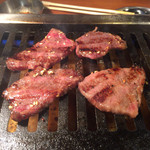 焼肉ホルモンせいご - カルビ