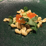 パスタ フレスカ ダンメン - いくらと白身魚のカザレッチェ