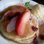 Minerva - 焼きリンゴのパンケーキ