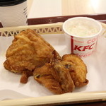 ケンタッキーフライドチキン - オリジナルチキン2ピースセット 680円。アメリカンコーヒー 190円。
