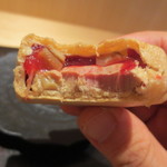 神保町 傳 - フォアグラの味噌漬けにスモモジャムに柴漬けが。コクと酸味と食感が同時に楽しめます。