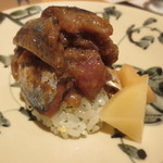 神保町 傳 - サンマの肝に酒と味噌を入れて火入れしたもので和えているそうです。