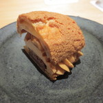 神保町 傳 - 二品目はフランス人スタッフが作ったチョコレートのデザート。